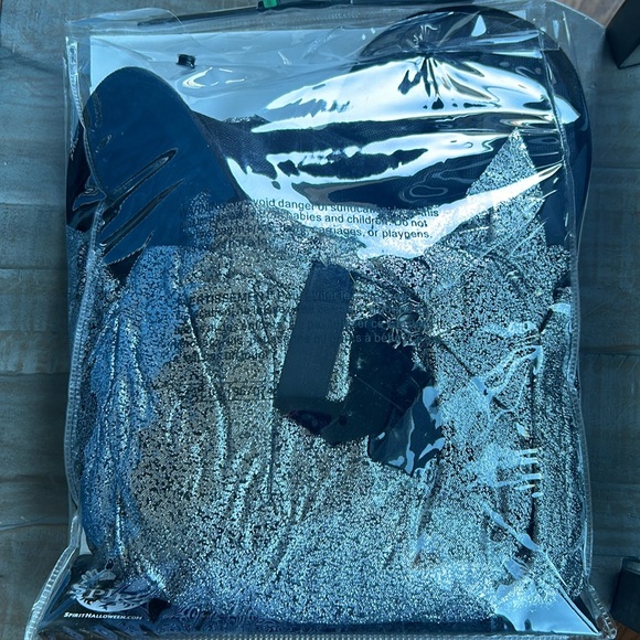 Kids Witch Costume size Large - Picture 2 of 2